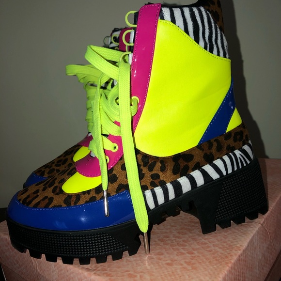 Boots - Picture 3 of 3